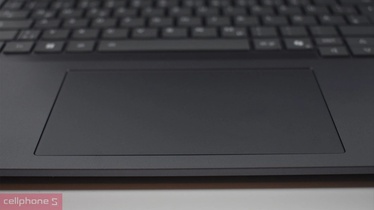 Bàn phím nãy, touchpad mượt mà