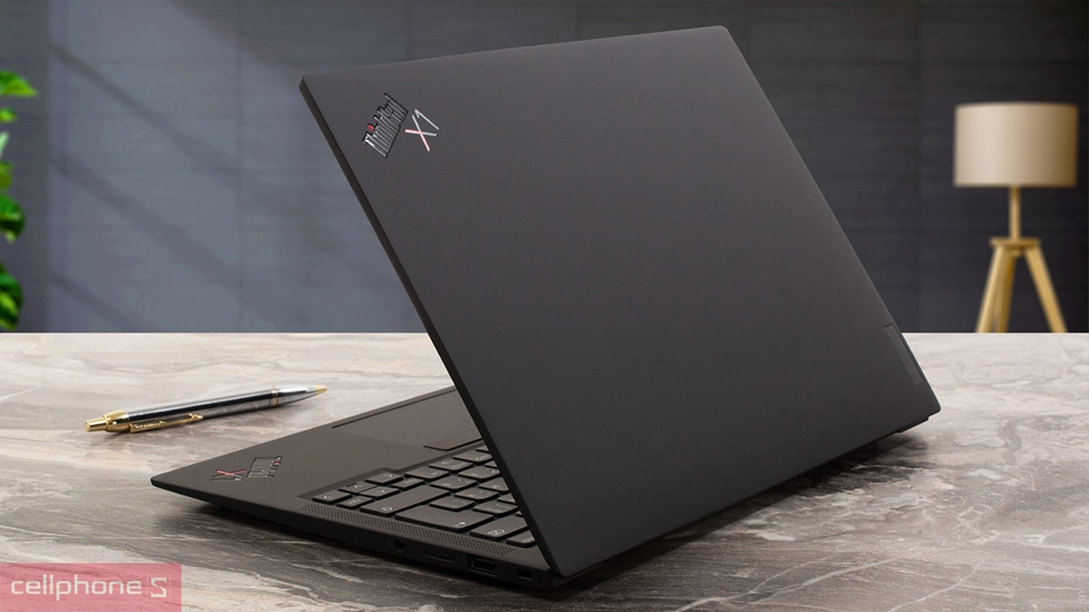Thinkpad X1 Carbon là dòng laptop cao cấp
