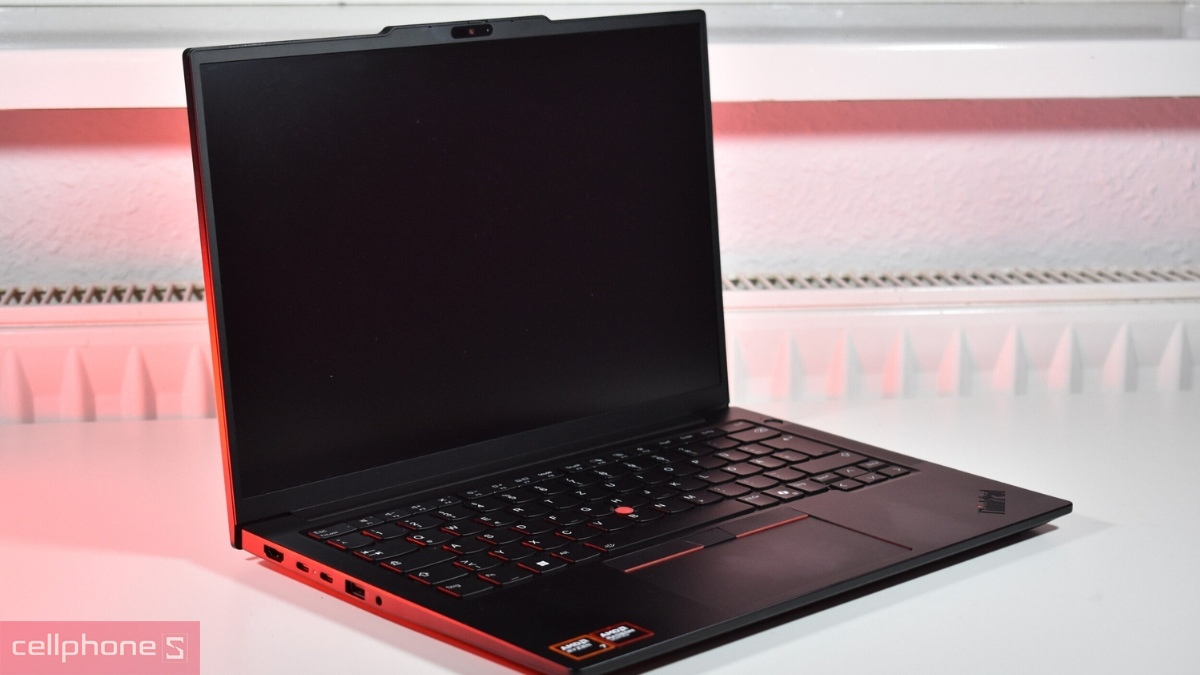 Lenovo ThinkPad E14 hỗ trợ đầy đủ các cổng giao tiếp hiện đại