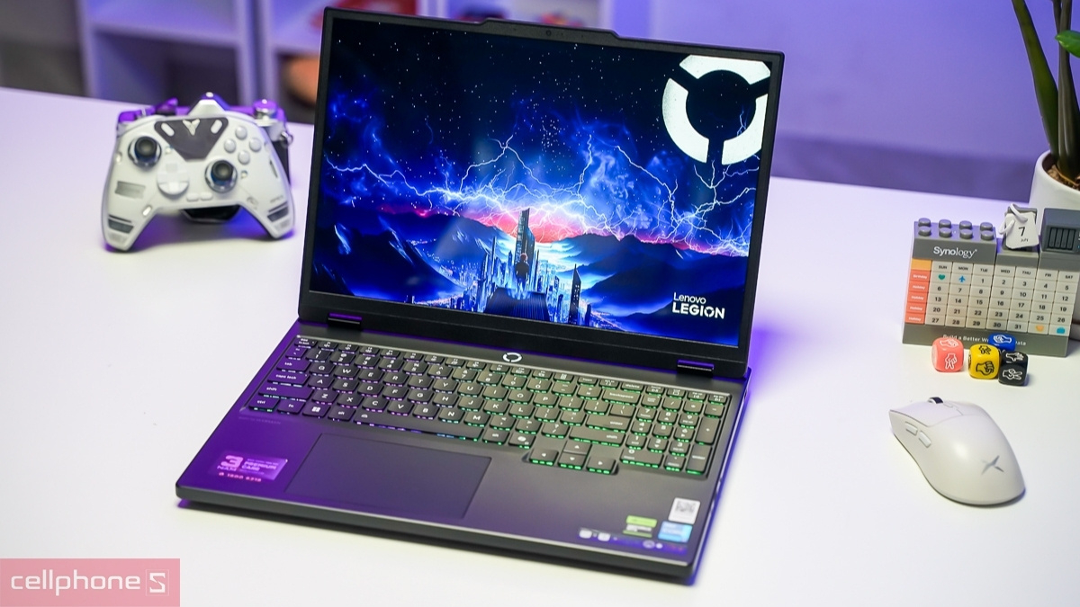 Lenovo Legion 5 sở hữu màn hình sắc nét với độ phủ màu 100% sRGB