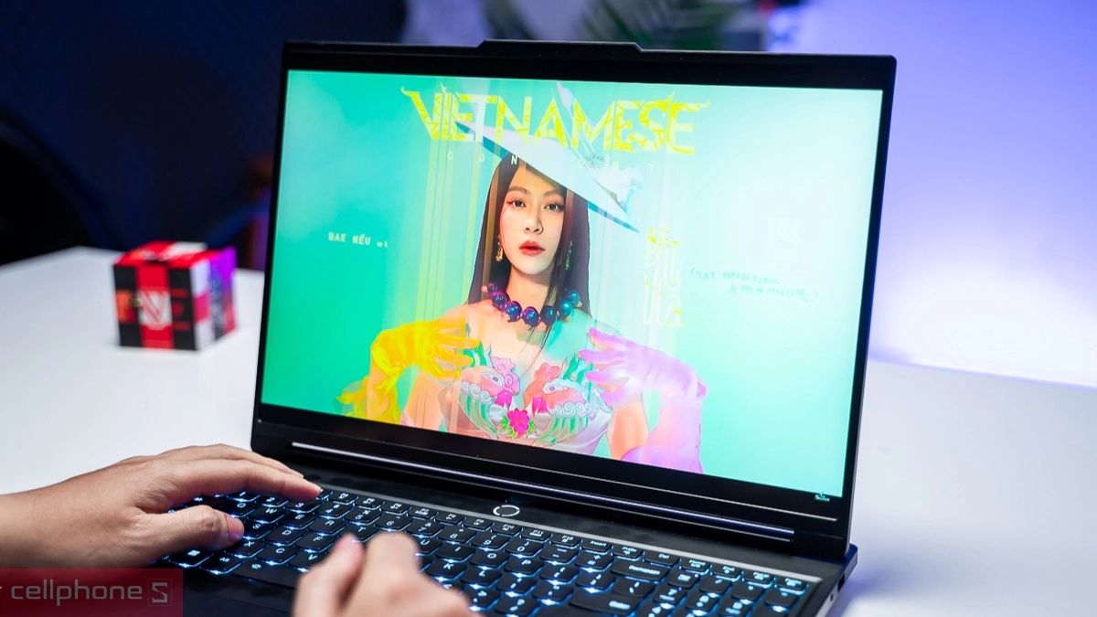 Lenovo Legion 7 sử dụng màn hình OLED sắc nét với tần số quét cao