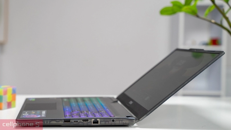 Thiết kế laptop MSI Cyborg 15 A13VFK-876VN