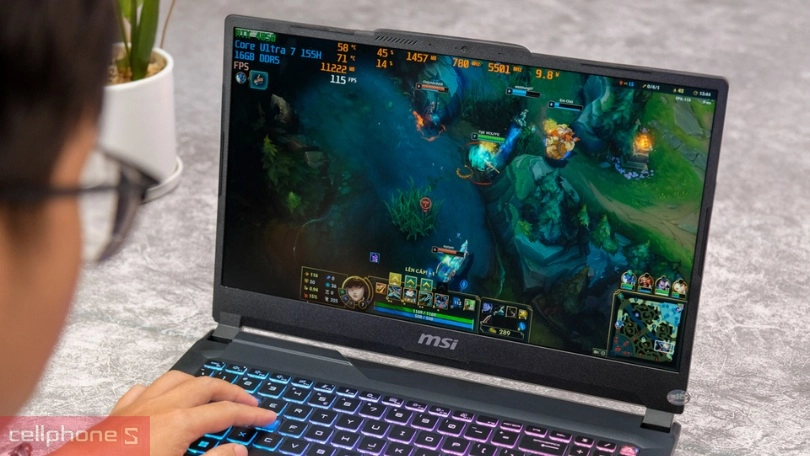 Thiết kế laptop MSI Cyborg 15 A1VEK-053VN