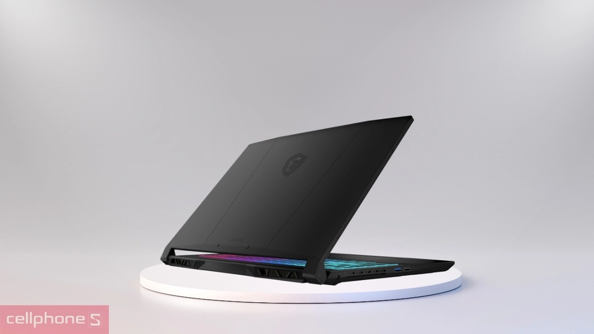 Pin, cổng kết nối của laptop MSI Katana 15 B13UDXK-2213VN