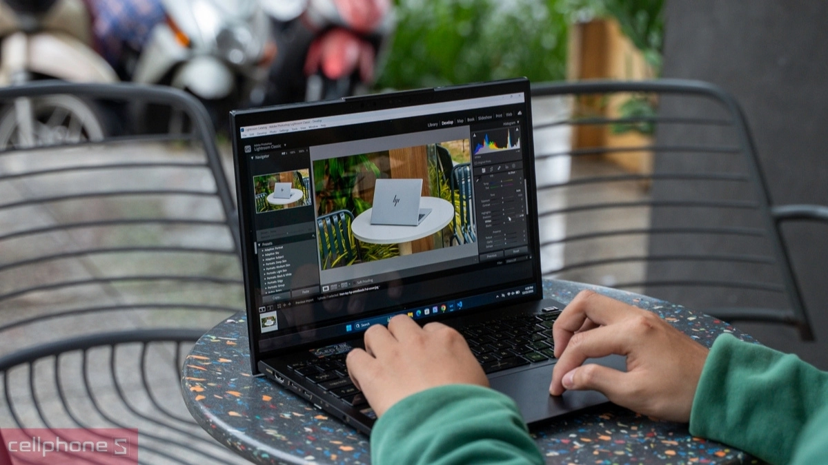 MSI Prestige 13 có độ bền chuẩn quân đội