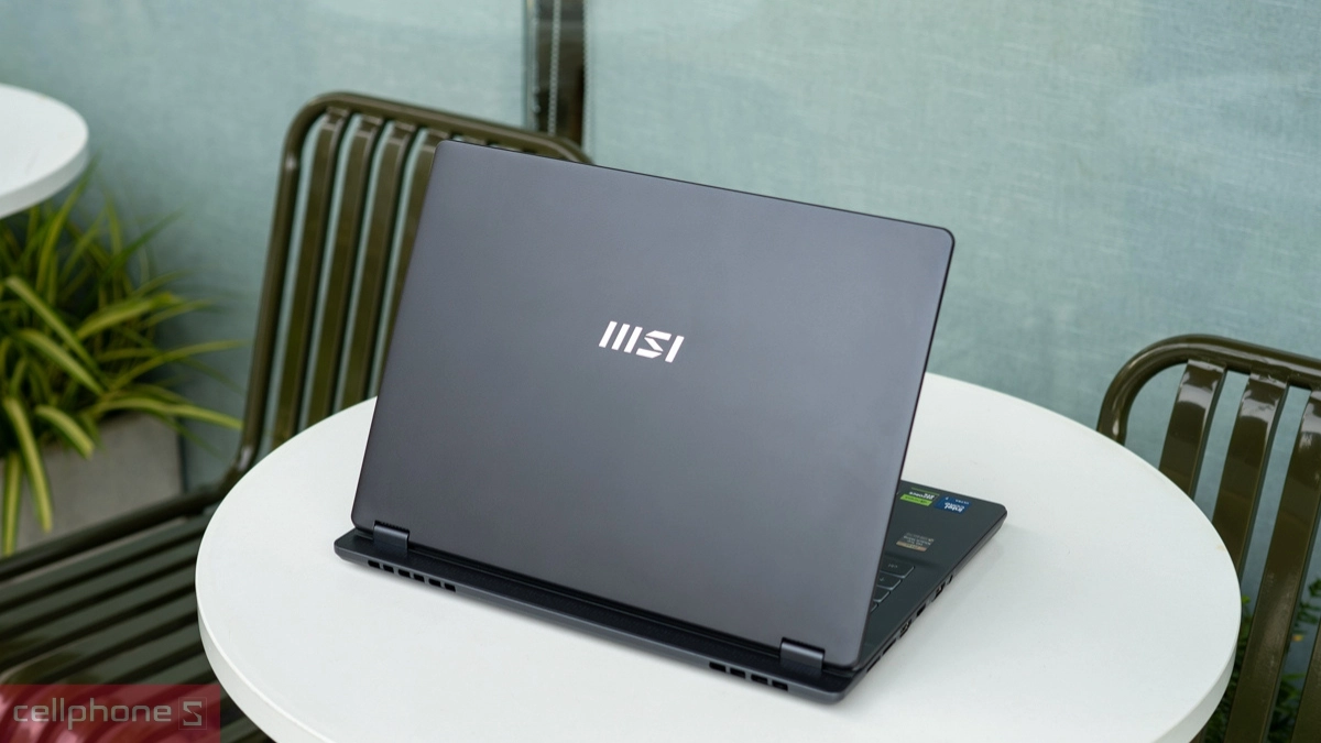 Kết nối laptop MSI Prestige 14 AI Studio C1UDXG-058VN