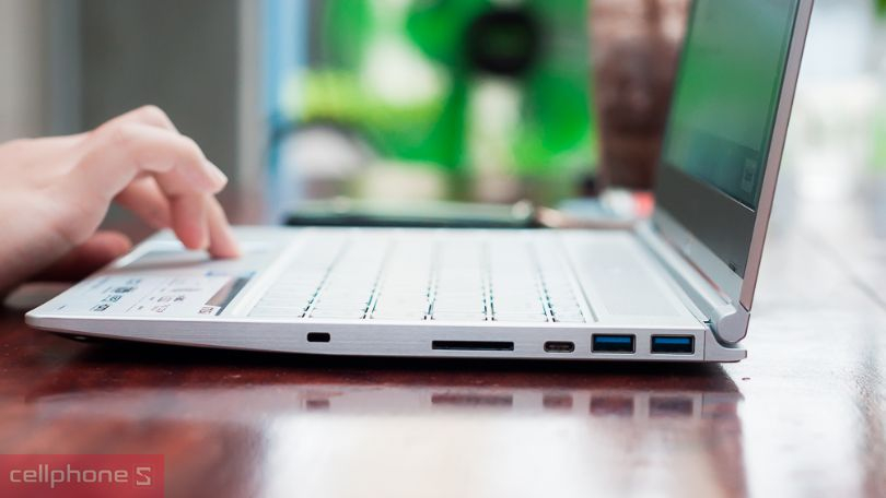 MSI Prestige được trang bị đa dạng cổng kết nối Cổng kết nối MSI Prestige