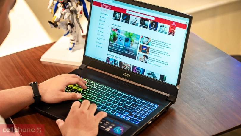 Màn hình laptop MSI Gaming Katana A15 AI B8VE-402VN