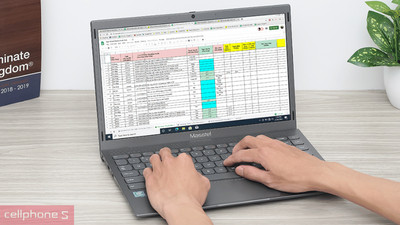 Đánh giá laptop Masstel E140