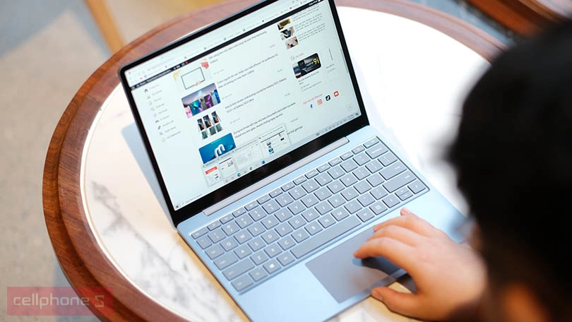 Hiệu năng mượt mà với chip Intel Core i5 thế hệ 10, bảo mật vân tay