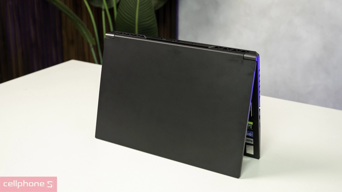 Laptop Colorful thiết kế hiện đại, phù hợp nhu cầu học tập và làm việc