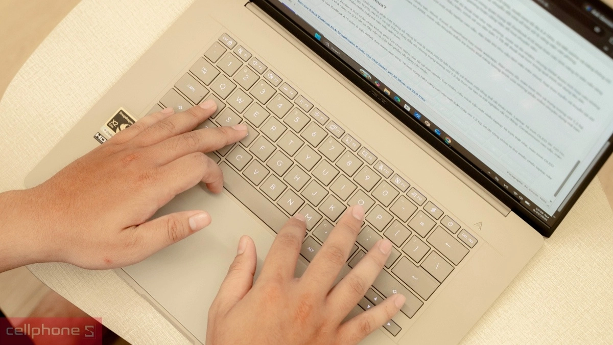 Laptop là thiết bi tích hợp nhiều linh kiện trong 1 thiết bị