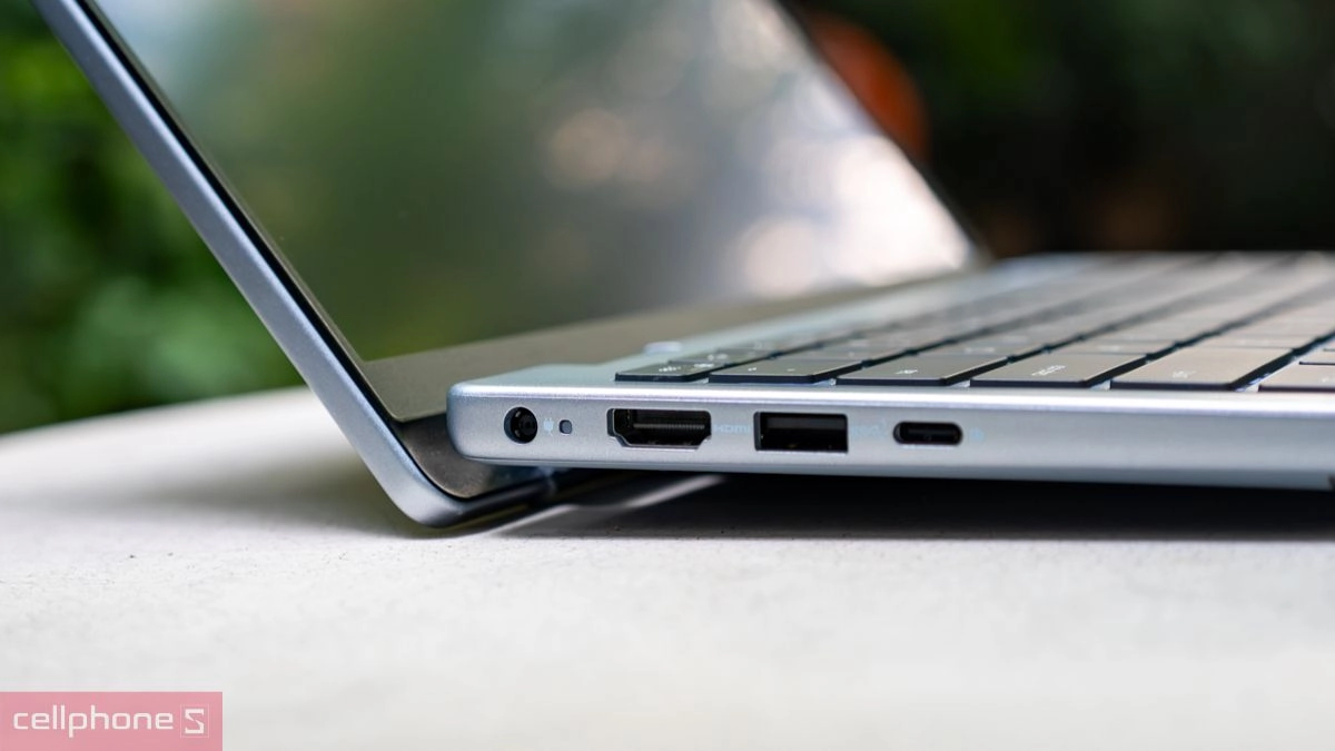 Pin và khả năng kết nối của laptop Dell Inspiron 14 5441 N4O10441W1