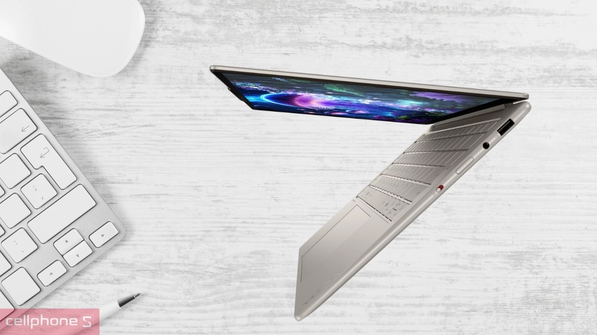 Dung lượng RAM, bộ nhớ trong của laptop Lenovo Yoga Slim 7 14ILL10 83JX0081VN