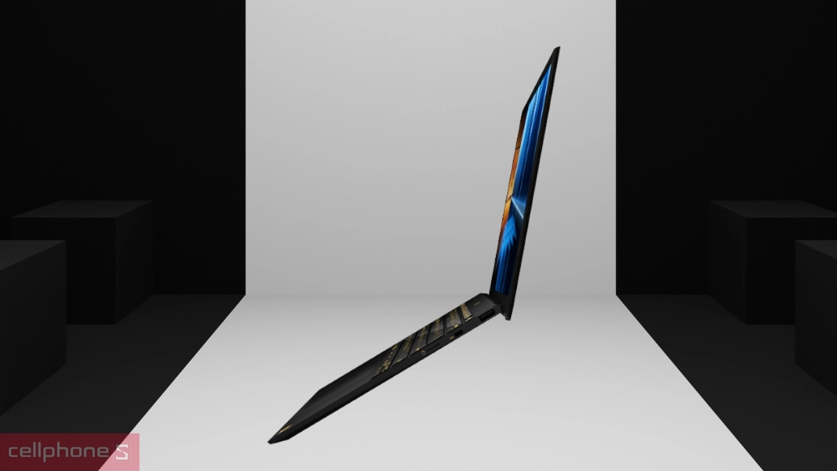 Pin, cổng kết nối của laptop MSI Prestige 13 AI Ukiyoe Edition A2VMG-075VN