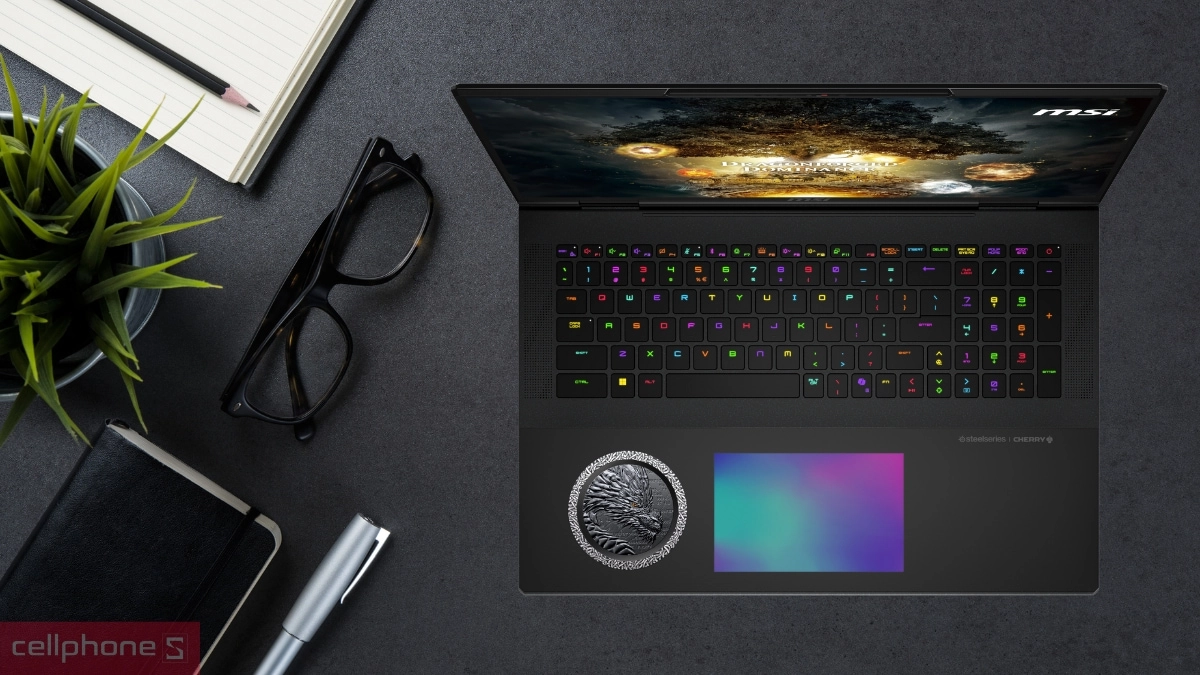 Bộ nhớ RAM, ổ cứng của laptop MSI Titan 18 HX AI Dragon Edition Norse Myth A2XWJG-034VN