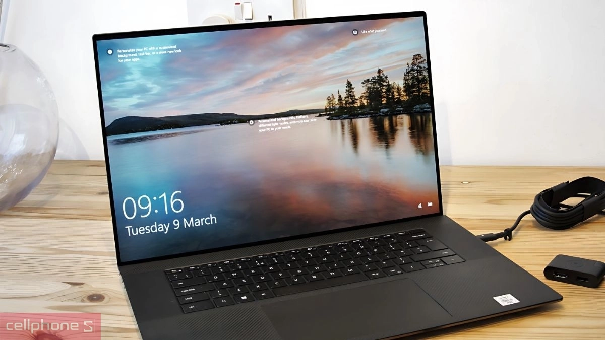 Laptop Dell đa dạng phân khúc từ phổ thông đến cao cấp đáp ứng nhiều nhu cầu


	
		 6.2. Bảng giá laptop Dell theo cấu hình
	


	Bên cạnh dòng máy, cấu hình phần cứng là yếu tố quan trọng quyết định mức giá laptop Dell. Bộ xử lý, RAM, dung lượng SSD và card đồ họa càng đáp ứng tốt các tác vụ nặng thì chi phí đầu tư thường càng cao.


	
		
			
				
					
						 Phân khúc cấu hình
					
				
			
			
				
					
						 Thông số cấu hình tham khảo
					
				
			
			
				
					
						 Giá tham khảo tại CellphoneS
					
				
			
			
				
					
						 Tác vụ đáp ứng tốt
					
				
			
		
		
			
				
					Laptop Dell cấu hình cơ bản
				
			
			
				
					Intel Core i3, Core 3 hoặc AMD Ryzen 3; RAM 8GB; SSD 256GB–512GB
				
			
			
				
					17 - 19 triệu đồng
				
			
			
				
					Soạn thảo văn bản, Excel cơ bản, lướt web, học trực tuyến
				
			
		
		
			
				
					Laptop Dell cấu hình tầm trung
				
			
			
				
					Intel Core i5, Core 5 hoặc AMD Ryzen 5; RAM 16GB; SSD 512GB
				
			
			
				
					22 - 36 triệu đồng
				
			
			
				
					Đa nhiệm văn phòng, kế toán, học tập và làm việc chuyên môn
				
			
		
		
			
				
					Laptop Dell cấu hình cao
				
			
			
				
					Intel Core i7, Core 7 hoặc AMD Ryzen 7; RAM 16GB–32GB; SSD 512GB–1TB
				
			
			
				
					23 - 50 triệu đồng
				
			
			
				
					Lập trình, xử lý dữ liệu, chỉnh sửa ảnh và thiết kế 2D
				
			
		
		
			
				
					Laptop Dell tích hợp AI
				
			
			
				
					Intel Core Ultra, AMD Ryzen AI hoặc Qualcomm Snapdragon X 
				
			
			
				
					17 - 40 triệu đồng
				
			
			
				
					Xử lý nhiều tác vụ cùng lúc, họp online và vận hành các ứng dụng AI được hỗ trợ.
				
			
		
		
			
				
					Laptop Dell đồ họa, gaming
				
			
			
				
					CPU hiệu năng cao, RAM từ 16GB, SSD từ 512GB, GPU rời
				
			
			
				
					16 - 160 triệu đồng.
				
			
			
				
					Chơi game, dựng video, thiết kế 3D và xử lý đồ họa
				
			
		
	


	laptop-dell-12
	
	 Laptop Dell so sánh giá theo cấu hình và khả năng xử lý tác vụ