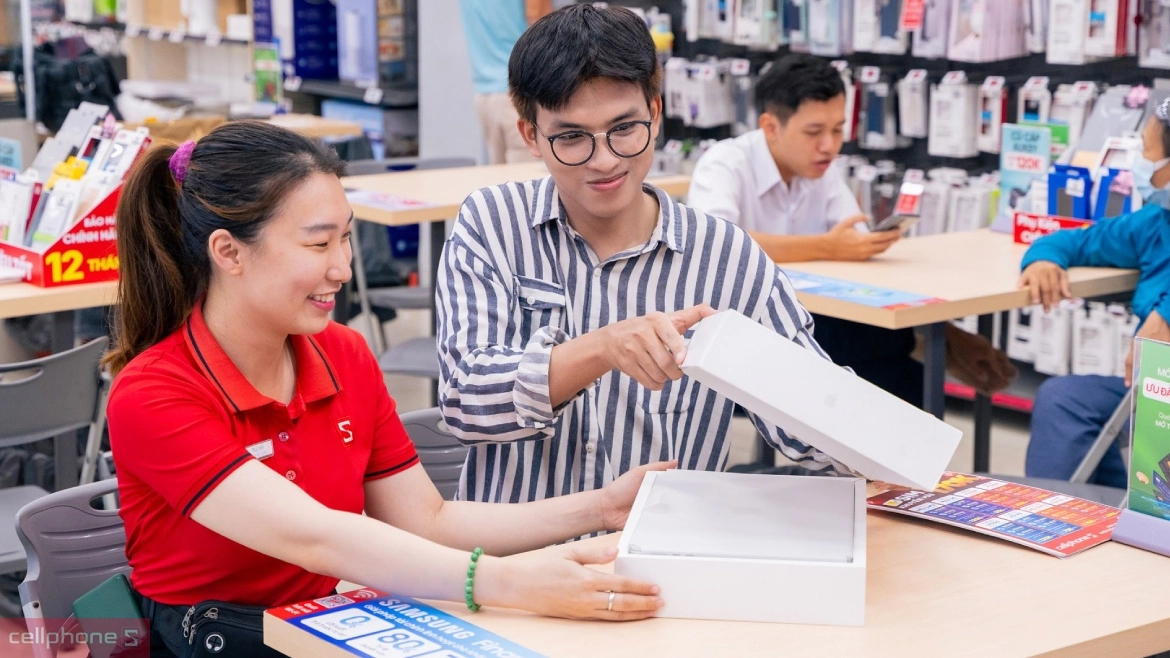 Quy trình mua laptop giá sỉ tại CellphoneS