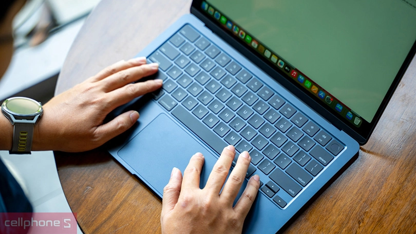 Giá Macbook bao nhiêu tiền?