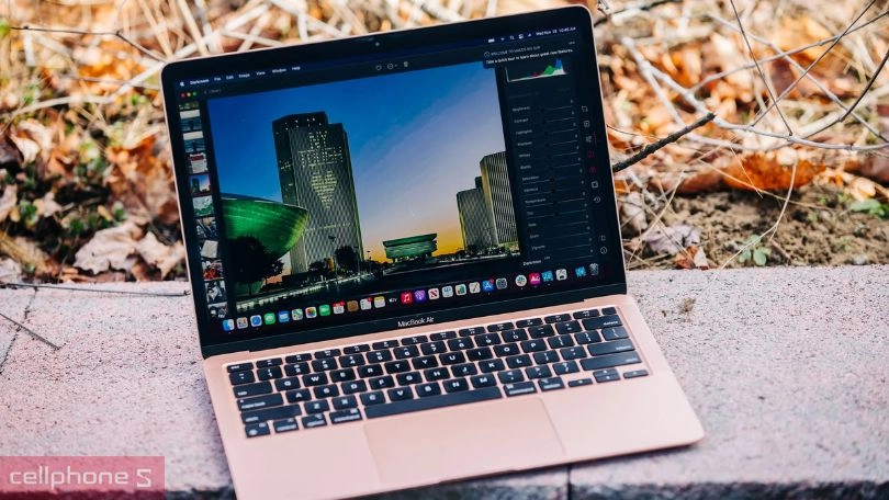 MacBook M1 sở hữu viên pin được cải tiến giúp sử dụng lâu hơn