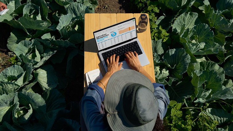 Thiết kế Macbook Pro M4 Pro 14 inch 12 CPU 16 GPU 48GB 512GB 2024 sạc 70W