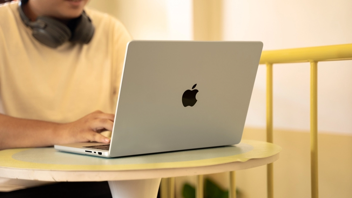Loa MacBook Pro M5 Pro