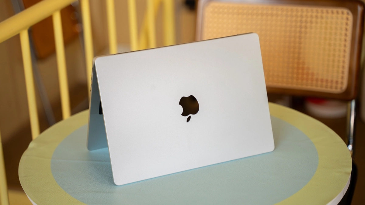 So sánh MacBook Pro M5 Pro với Pro M5 Max