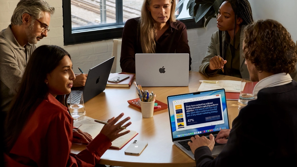 Công nghệ Apple Intelligence trên MacBook Pro 14 inch M5 10CPU 10GPU 32GB 1TB Nano sạc 96W