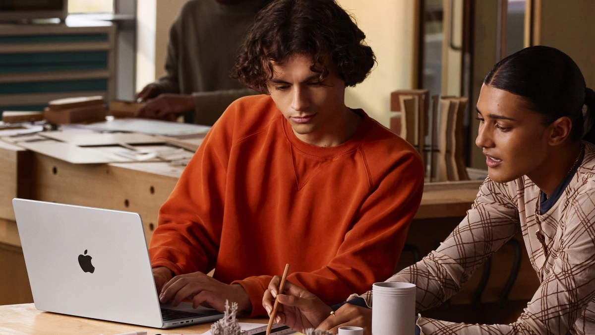 Pin MacBook Pro chip M5 24GB 1TB