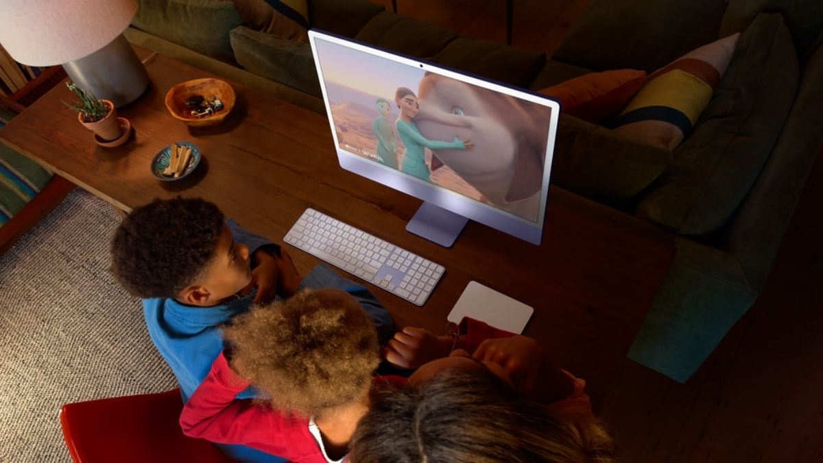 iMac M6 có chế độ Desk View hiển thị gương mặt và mặt bàn