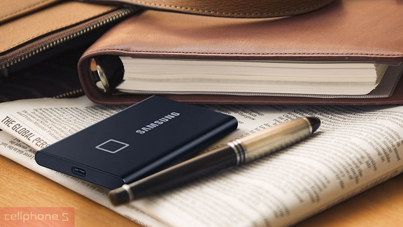 Thiết kế Ổ cứng di động SSD Samsung T7 Touch Portable 2TB