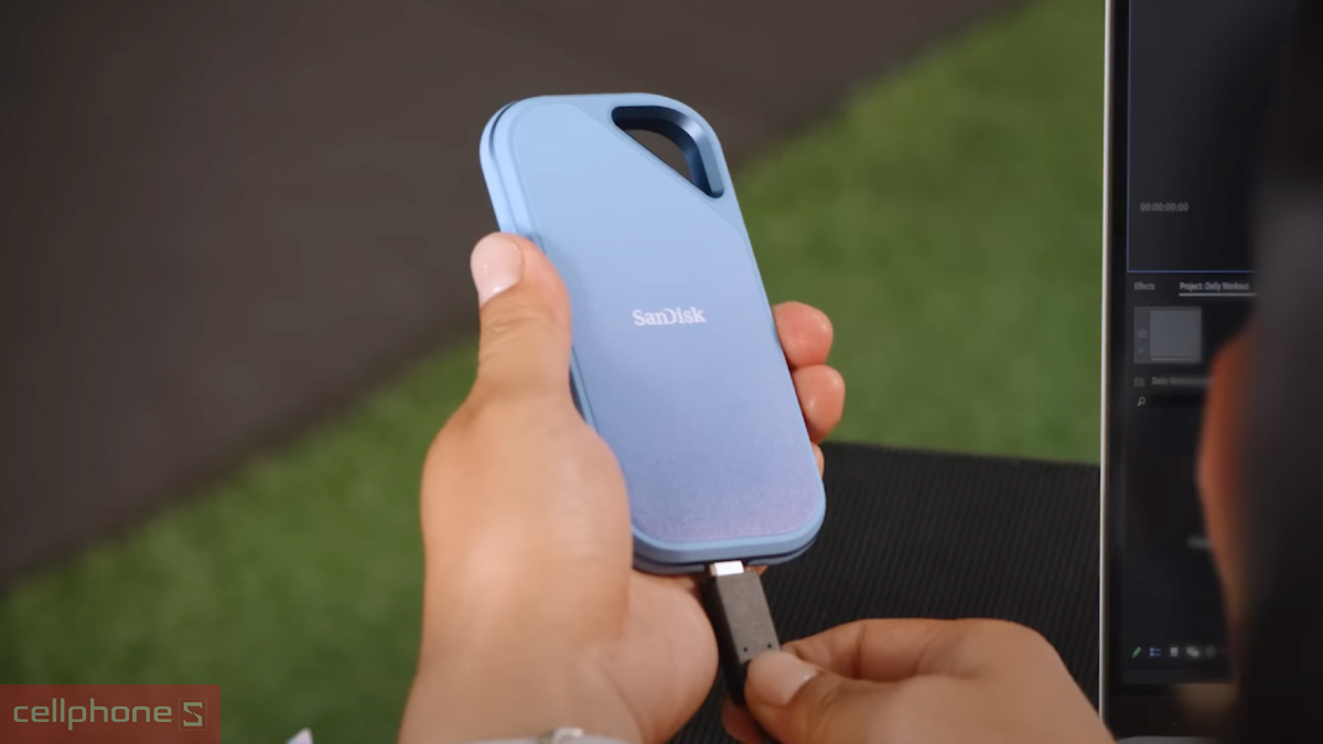 Kết nối của ổ cứng di động SSD SanDisk Creator Pro Portable 2000MBs 2TB