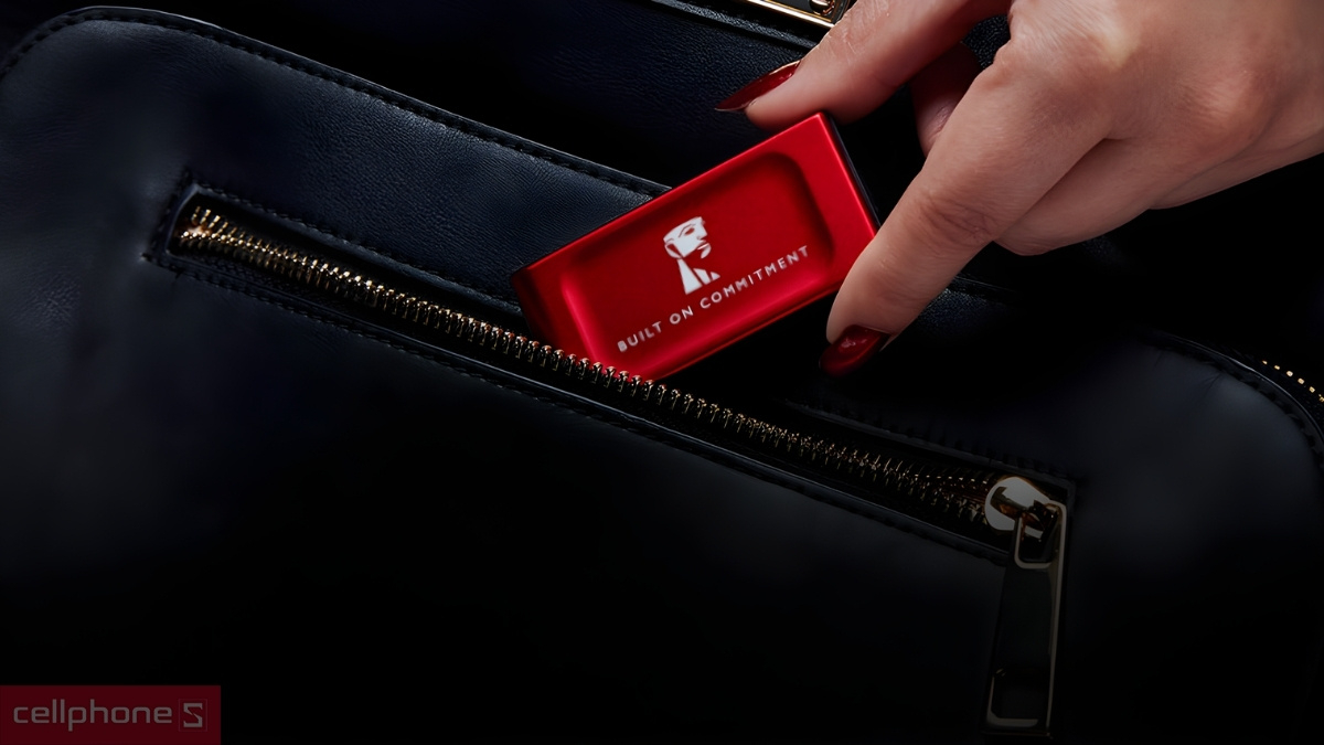 Thiết kế Ổ cứng di động SSD Kingston XS1000 USB 3.2 Gen 2 1TB New 