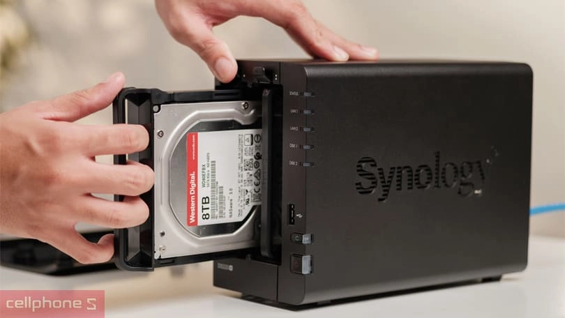 Thiết bị NAS dựa trên máy chủ