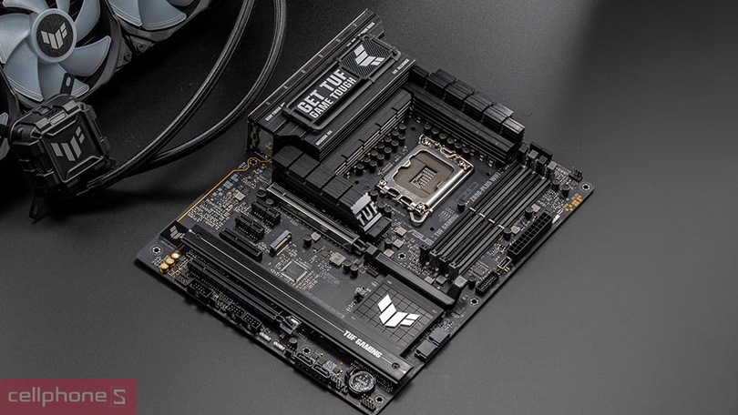 Thiết kế và khả năng đồng bộ ánh sáng của mainboard Asus TUF Gaming Z890-Plus Wifi