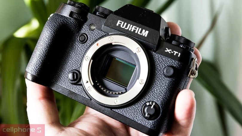 Máy ảnh Mirrorless là một dạng máy ảnh kỹ thuật số gương lật được ưu chuộng Máy ảnh Mirrorless là một dạng máy ảnh kỹ thuật số gương lật được ưu chuộng