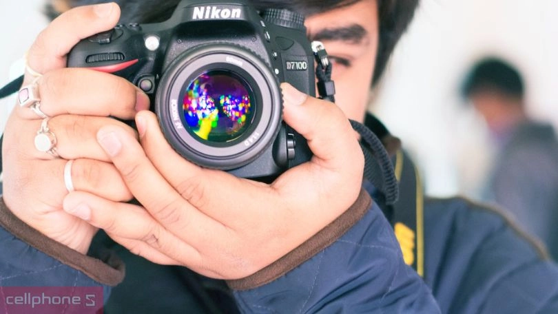 Máy ảnh kỹ thuật số có hỗ trợ quay video sắc nét Máy ảnh kỹ thuật số có hỗ trợ quay video sắc nét