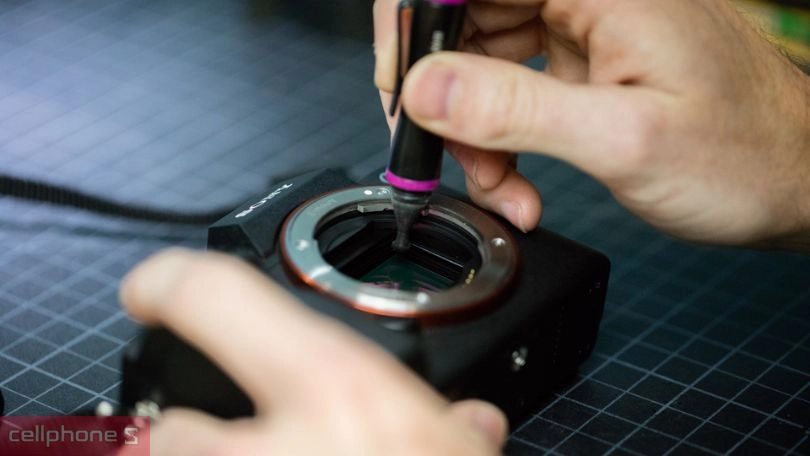 Chú ý vệ sinh và bảo quản máy ảnh mirrorless định kỳ