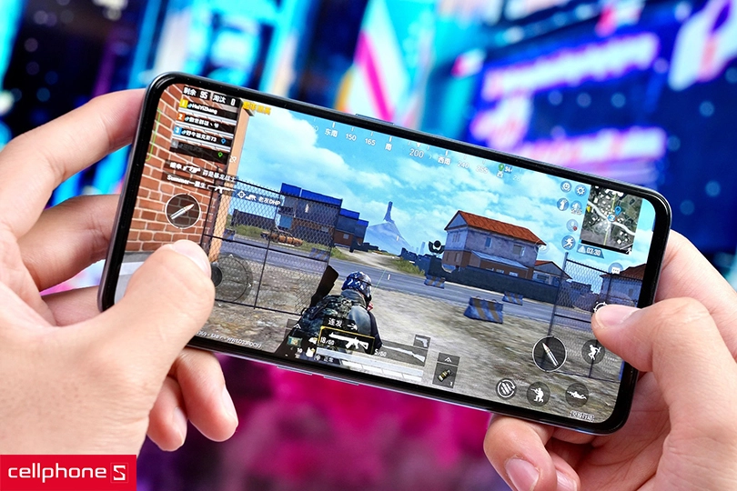 Mạnh mẽ trong hiệu năng với chip Snapdragon 888 cùng hệ điều hành Android 12