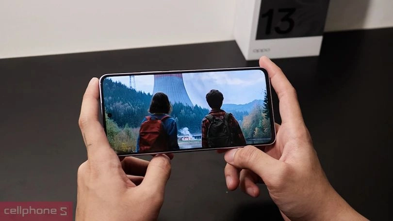 OPPO Reno13 màn hình lớn 6.67 inch