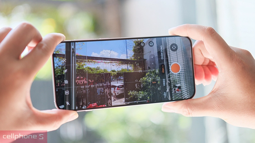 Chế độ Burst Shot trên OPPO Find X8 giúp người dùng quay chụp liên tục không bị mờ