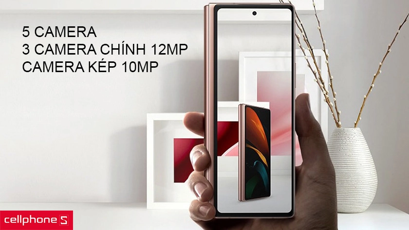 Bộ ba camera sau với độ phân giải lên đến 12MP và bộ nhớ trong “khủng” 512GB