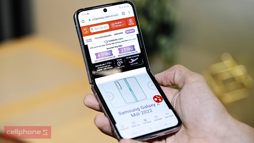 Samsung Z Flip4 - màn hinh nhiều tính năng