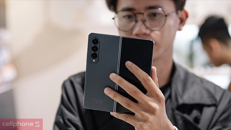 Samsung Galaxy Z Fold 4