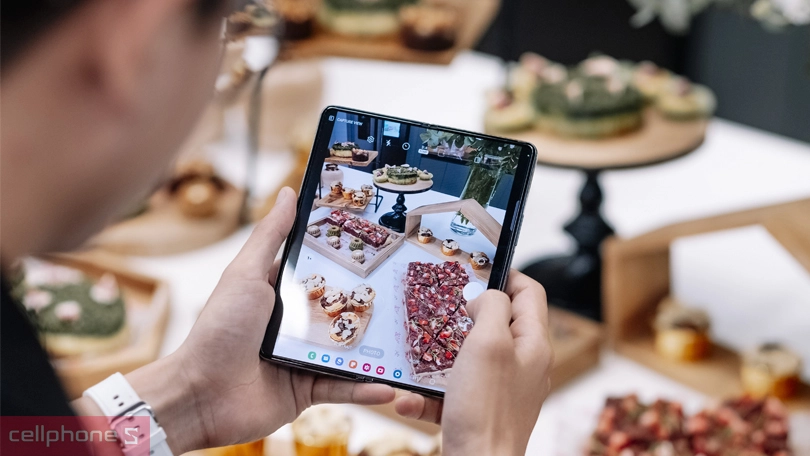 Samsung Galaxy Z Fold 4