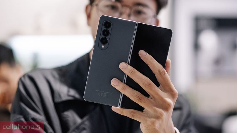 Samsung Galaxy Z Fold 4