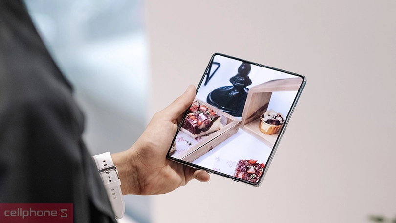 Samsung Galaxy Z Fold 4