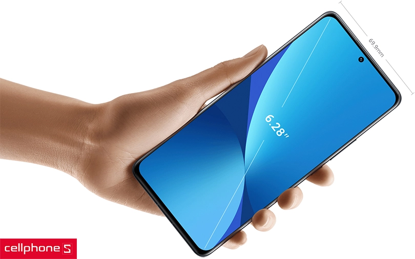 Màn hình Amoled kích thước lớn, hiển thị rõ nét từng chi tiết