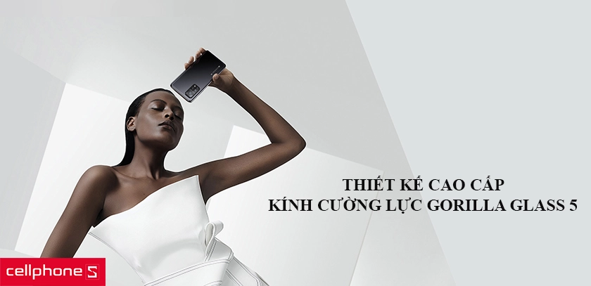 Thiết kế kim loại nguyên khối cao cấp cùng mặt lưng kính mềm mại, mượt mà