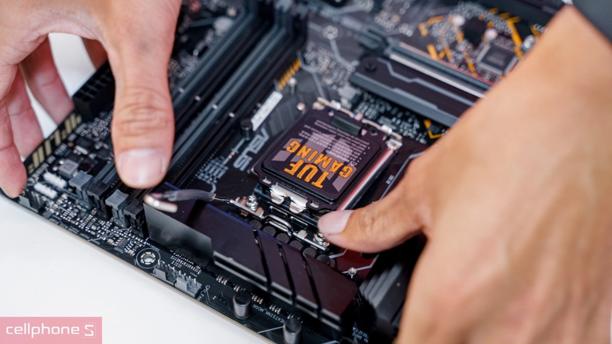 chọn lựa cấu hình PC gaming theo mainboard